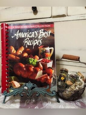 Stage it! Vintage Cozy Kitchen Bundle 🌿 Cookbook + Mini Button Basket